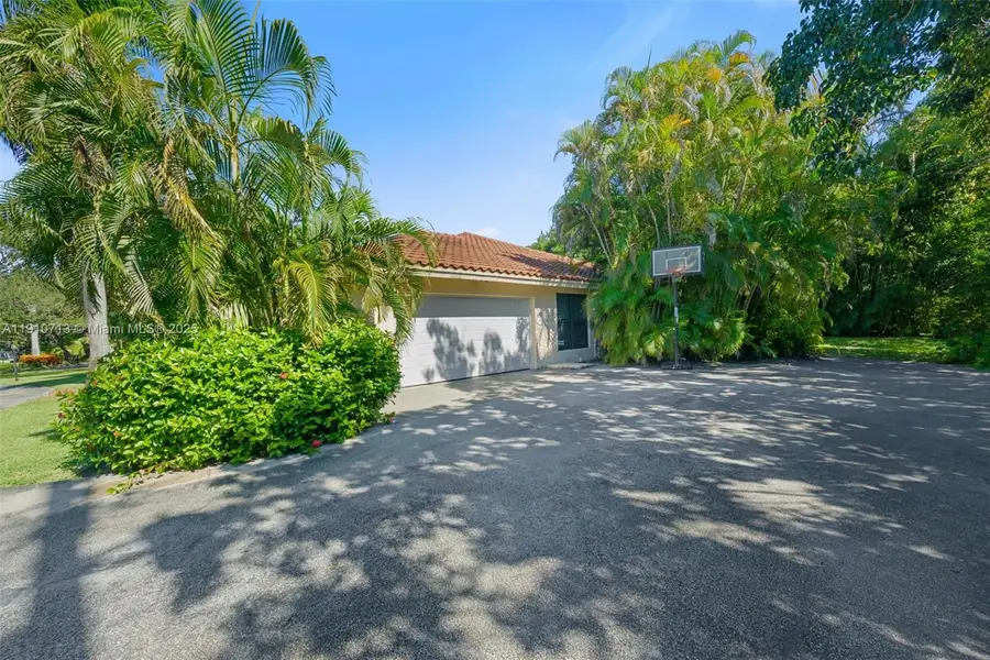 13575 SW 69th Ct, Pinecrest, FL 33156 - Image #3