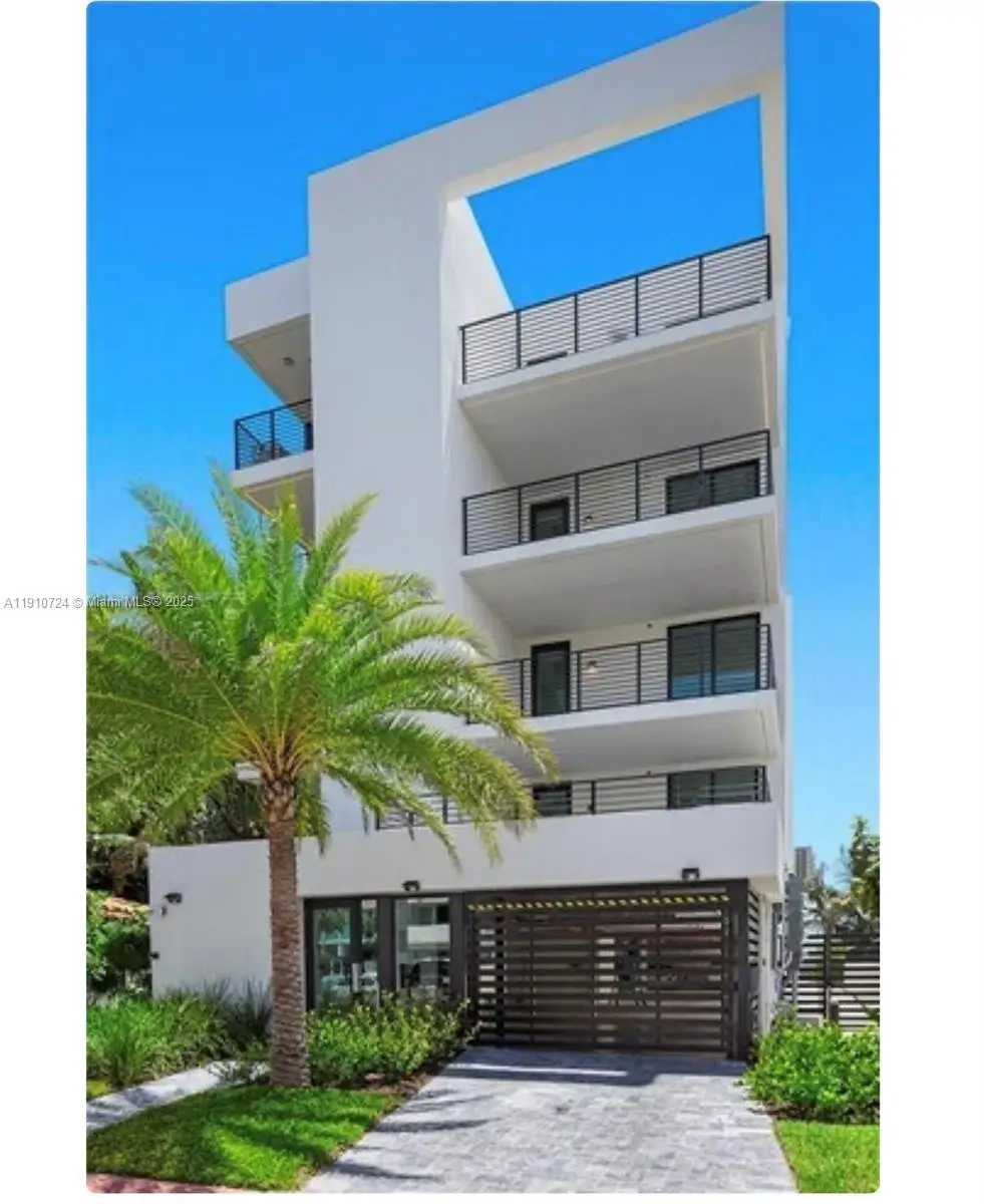 1930 Bay Dr #1, Miami Beach, FL 33141 - Image #1