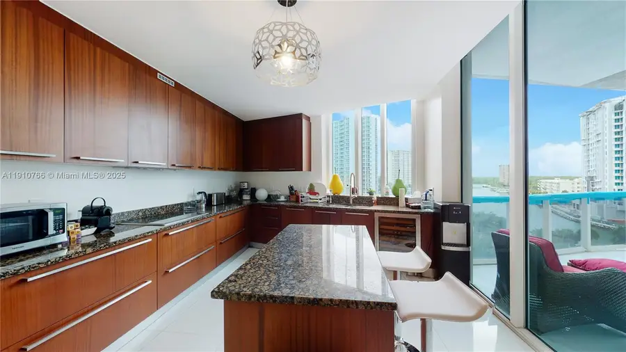 15811 Collins Ave #504, Sunny Isles Beach, FL 33160 - Image #3