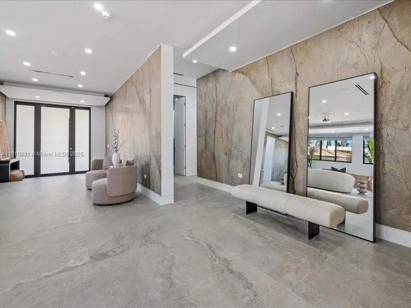 270 N Shore Dr, Miami Beach, FL 33141 - Image #2