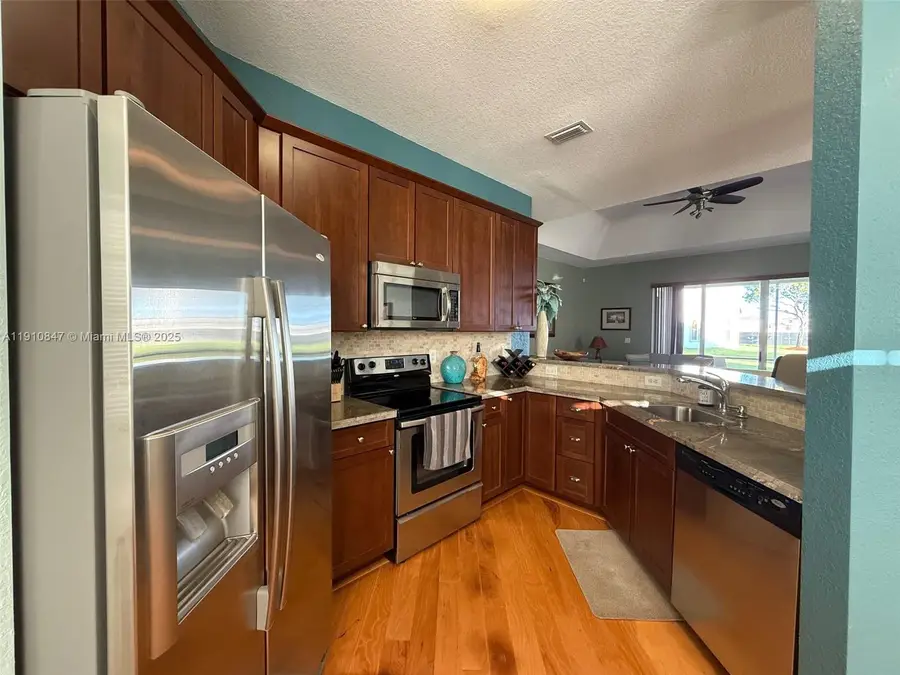 2801 Augusta Dr, Homestead, FL 33035 - Image #2