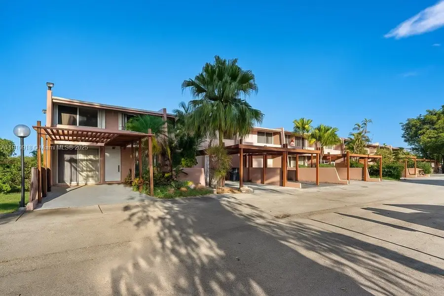 14105 SW Kendale Lakes Cir, Miami, FL 33183 - Image #2