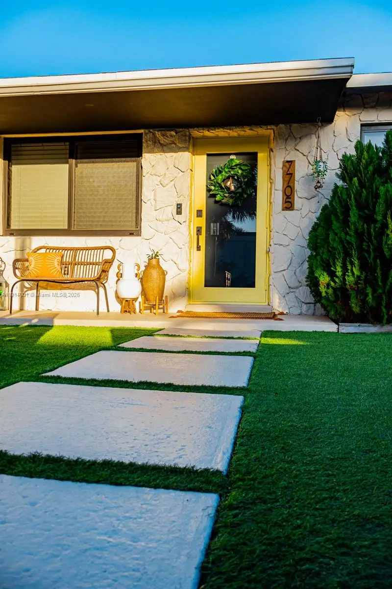 7705 NW 178th St #7705, Hialeah, FL 33015 - Image #2