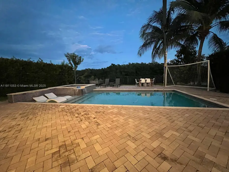 20825 NE 32nd Pl, Aventura, FL 33180 - Image #2