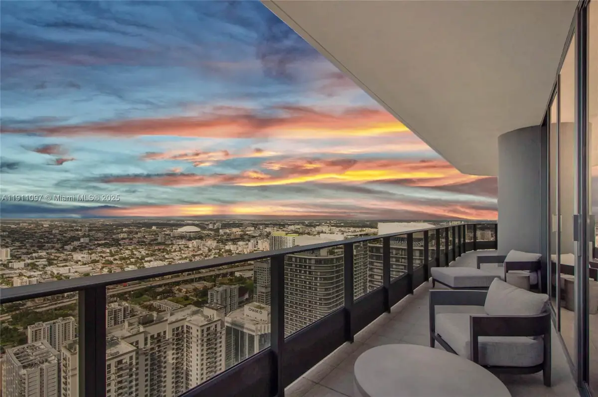1000 Brickell Plz #PH5807, Miami, FL 33131 - Image #1