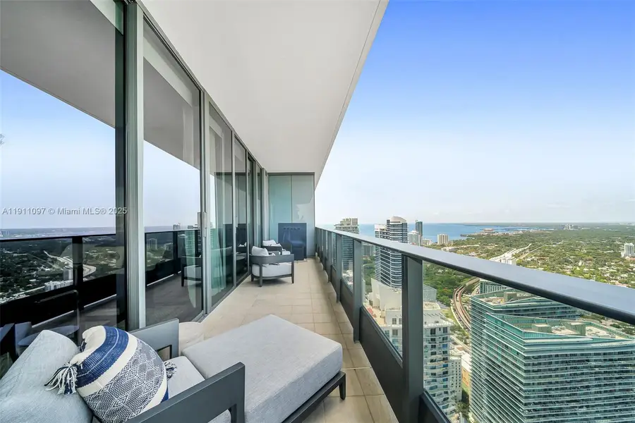 1000 Brickell Plz #PH5807, Miami, FL 33131 - Image #3