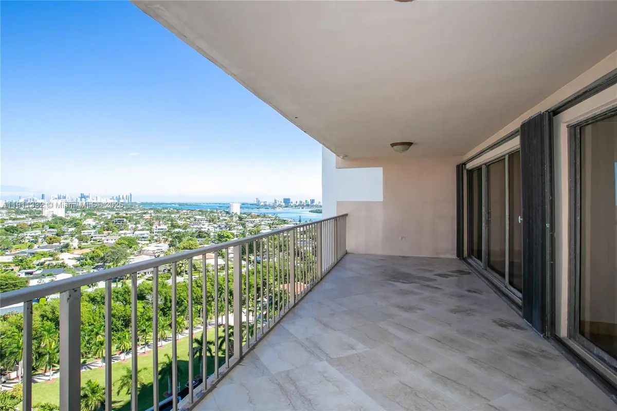 1800 NE 114th St #2011, Miami, FL 33181 - Image #1