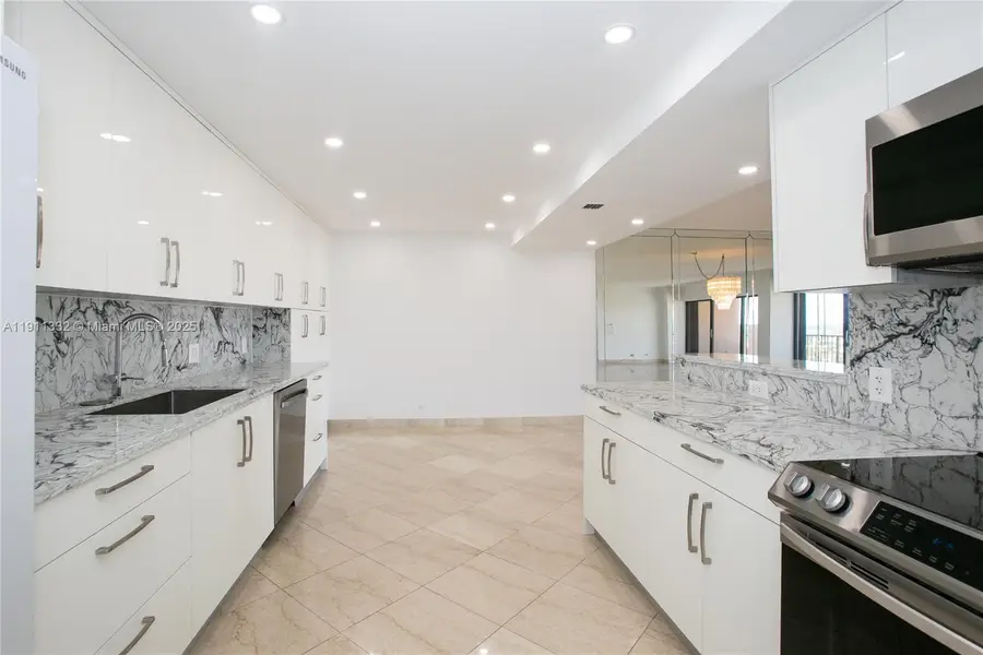 1800 NE 114th St #2011, Miami, FL 33181 - Image #3