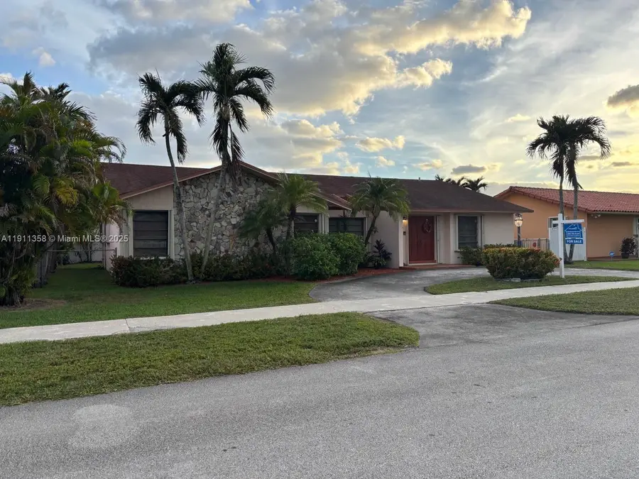 9730 SW 5th St, Miami, FL 33174 - Image #2