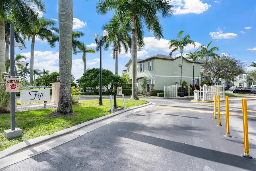 230 SE 29th Ave #21, Homestead, FL 33033 - Image #2