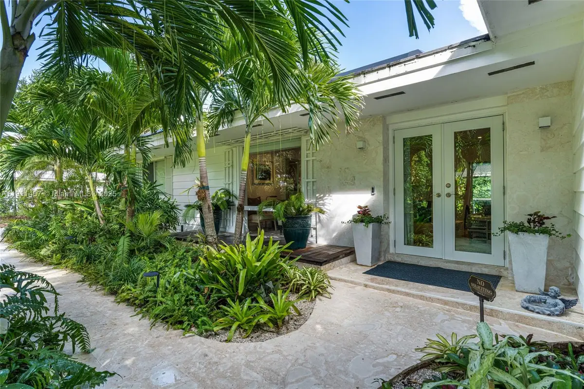 14941 SW 69th Ct, Palmetto Bay, FL 33158 - Image #1