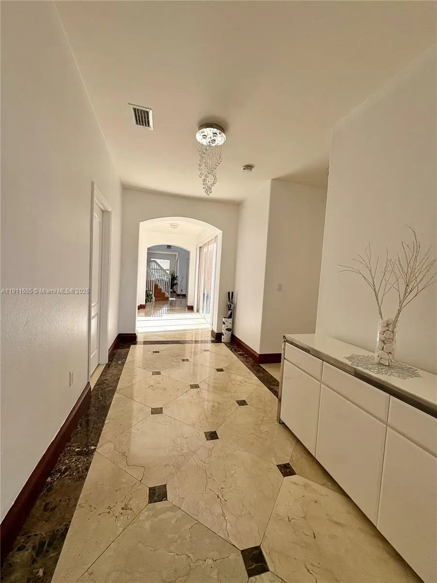 7943 NW 111th Ct, Doral, FL 33178 - Image #3