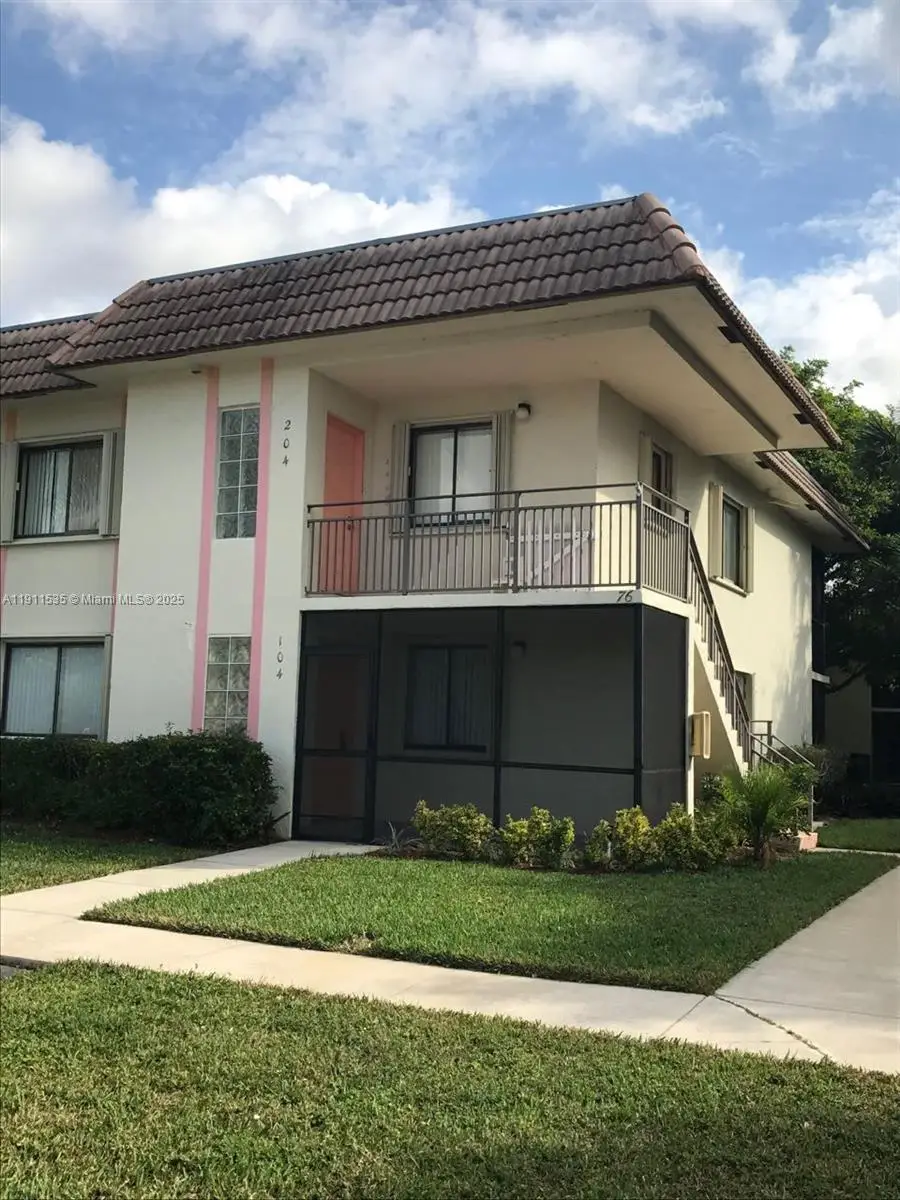 415 Lakeview Dr #104, Weston, FL 33326 - Image #3
