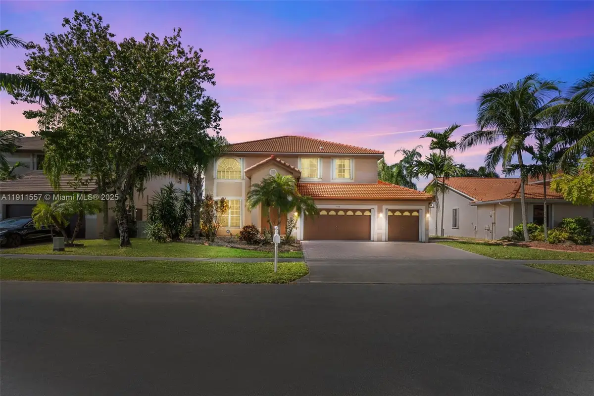 1008 NW 180th Ave, Pembroke Pines, FL 33029 - Image #1