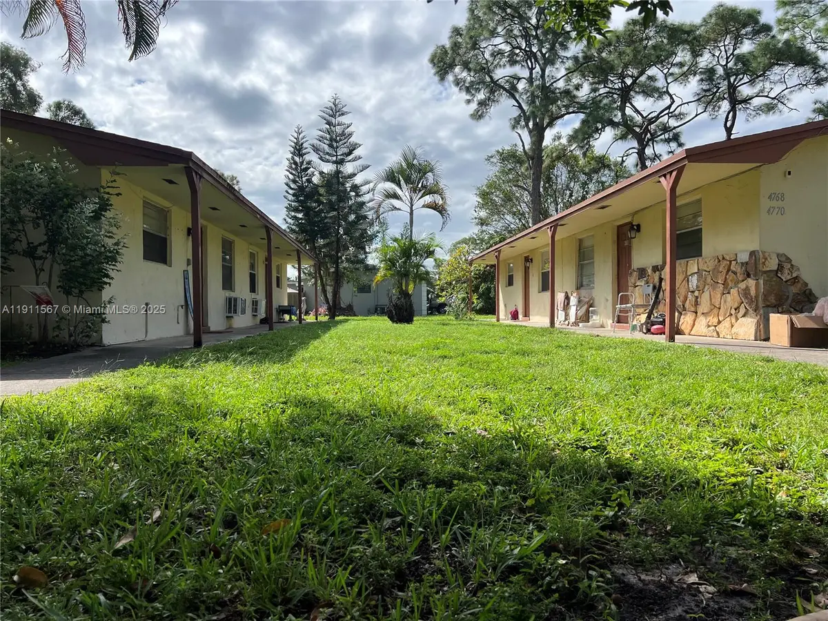 4764 Cole St, Haverhill, FL 33417 - Image #1