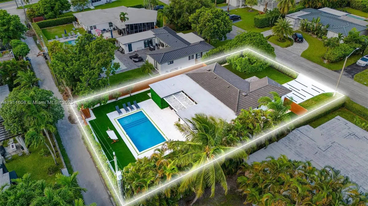 10658 NE 11th Ave, Miami Shores, FL 33138 - Image #1