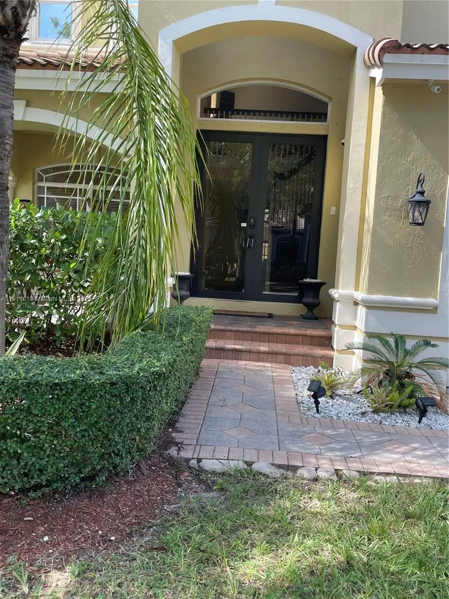 20774 SW 90th Pl, Cutler Bay, FL 33189 - Image #2