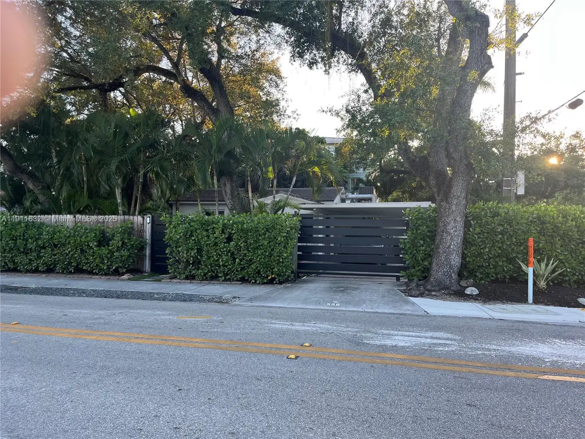 701 SW 9th Ave, Fort Lauderdale, FL 33315 - Image #1