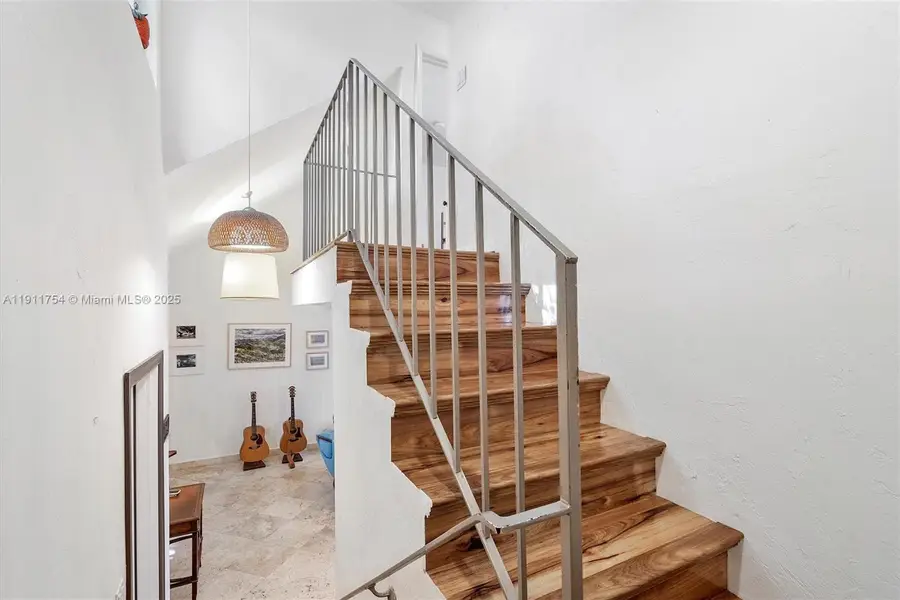 3235 Mcdonald St #5, Miami, FL 33133 - Image #2