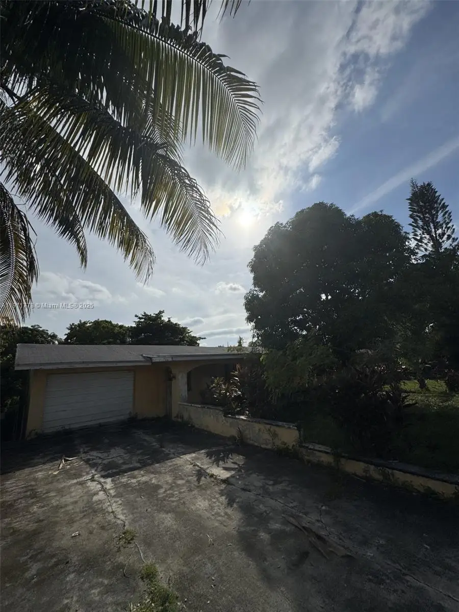 1428 Nw 97th St, Miami, FL 33147 - Image #2
