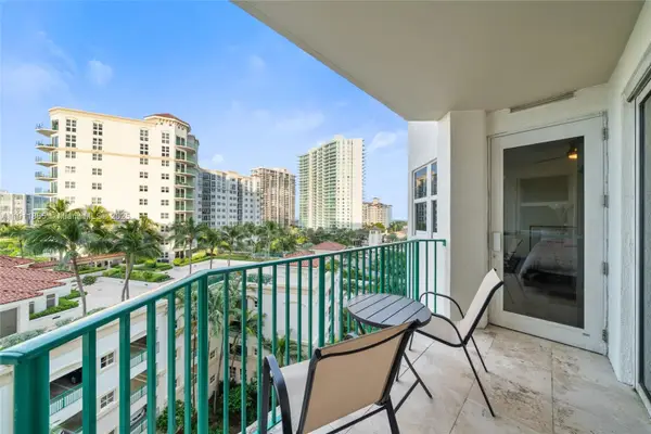 19900 E Country Club Dr #816, Aventura, FL 33180
