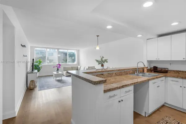 9125 SW 77th Ave #202, Miami, FL 33156-7744