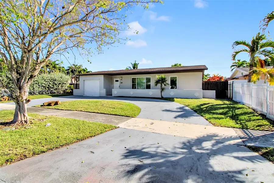 19311 SW 118th Ave, Miami, FL 33177 - Image #2