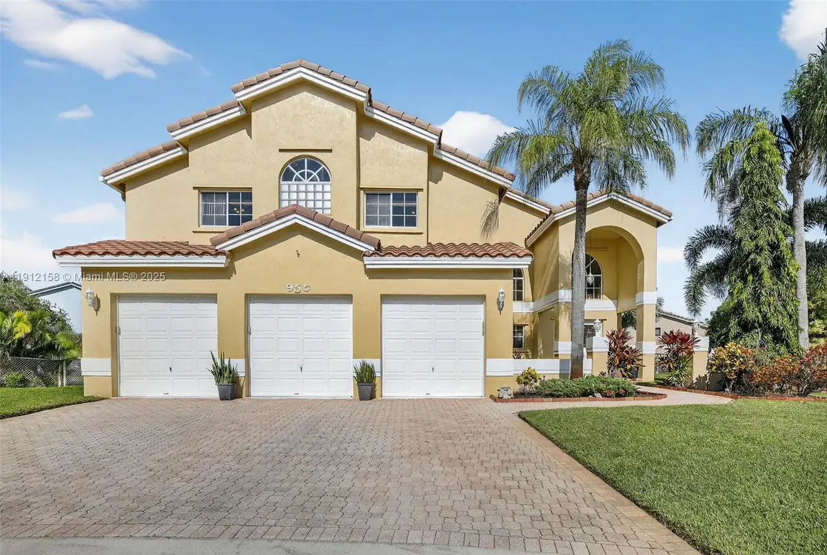 955 NW 197th Ter, Pembroke Pines, FL 33029 - Image #1