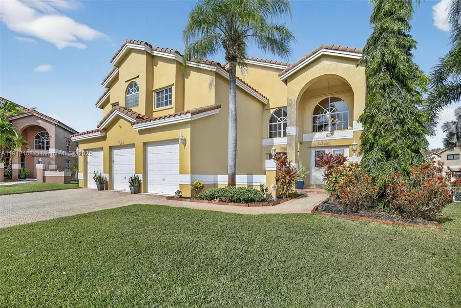 955 NW 197th Ter, Pembroke Pines, FL 33029 - Image #2