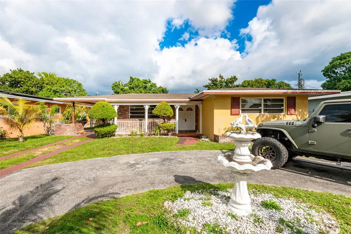 1155 NE 110th St, Miami, FL 33161 - Image #1