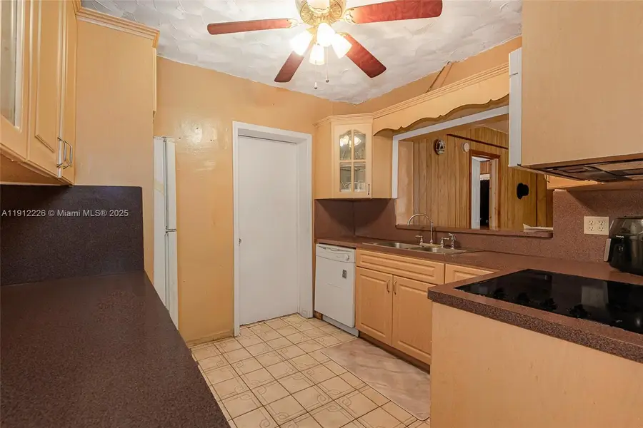 1155 NE 110th St, Miami, FL 33161 - Image #3