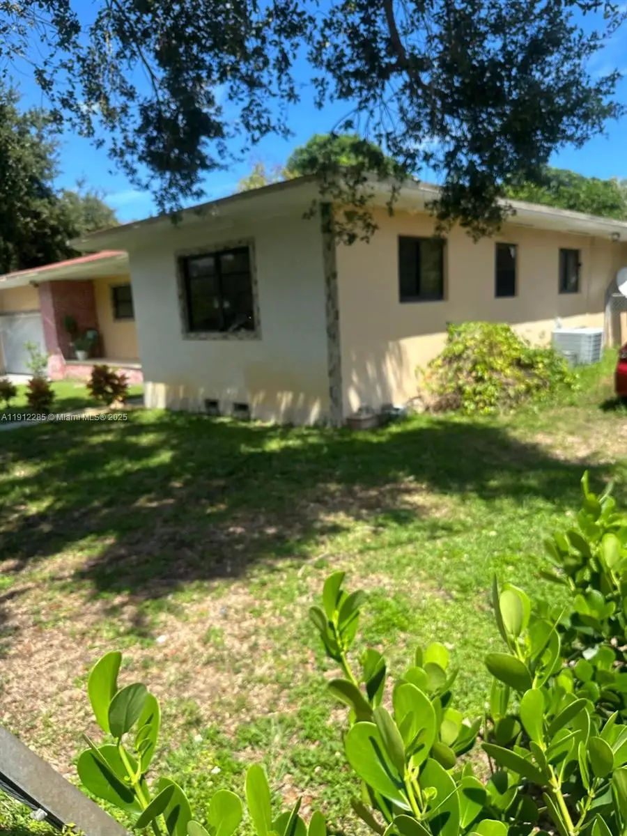 8835 NE 9th Ct, Miami, FL 33138 - Image #2