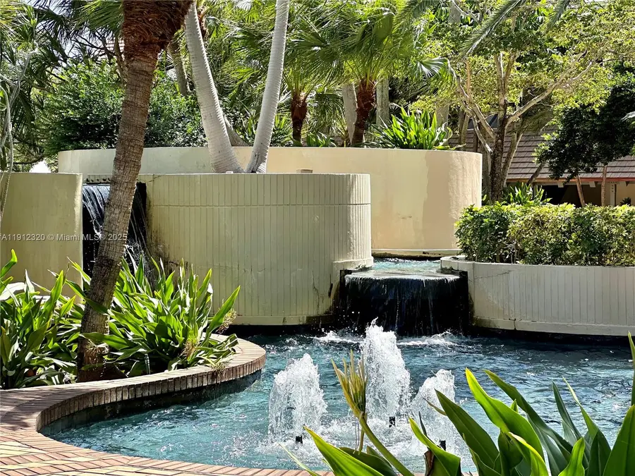 520 Brickell Key Dr #A1615, Miami, FL 33131 - Image #2