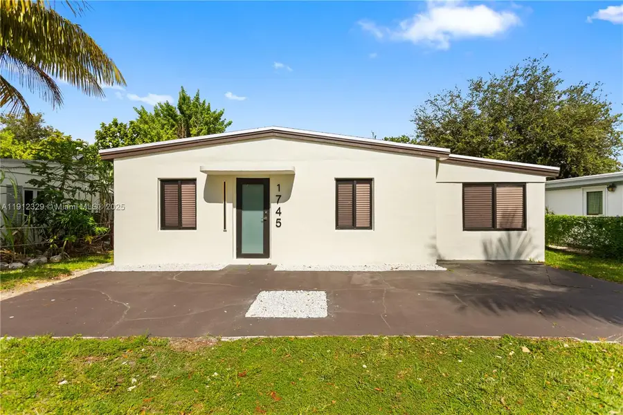 1745 NE 182 St, North Miami Beach, FL 33162 - Image #2