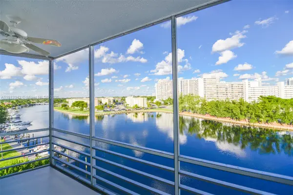 400 Diplomat Pkwy #704, Hallandale Beach, FL 33009