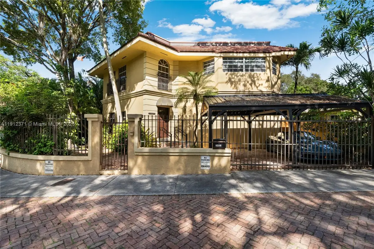 2997 Day Ave, Miami, FL 33133 - Image #1