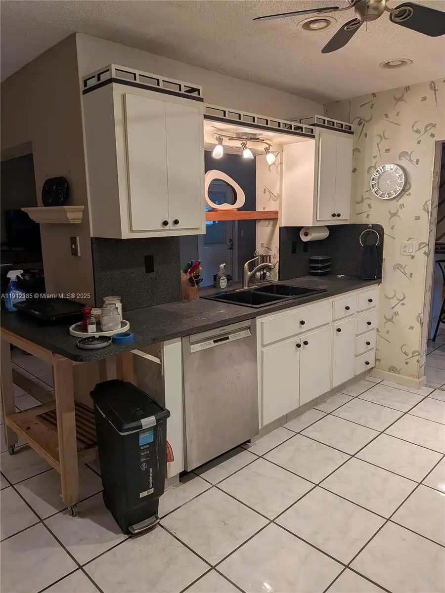 5706 NW 82nd Ave, Tamarac, FL 33321 - Image #2