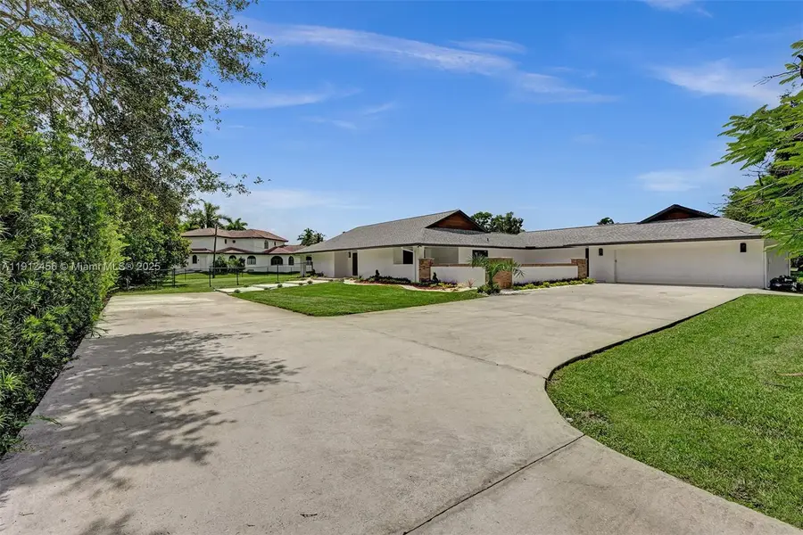12100 NW 6th St, Plantation, FL 33325 - Image #2