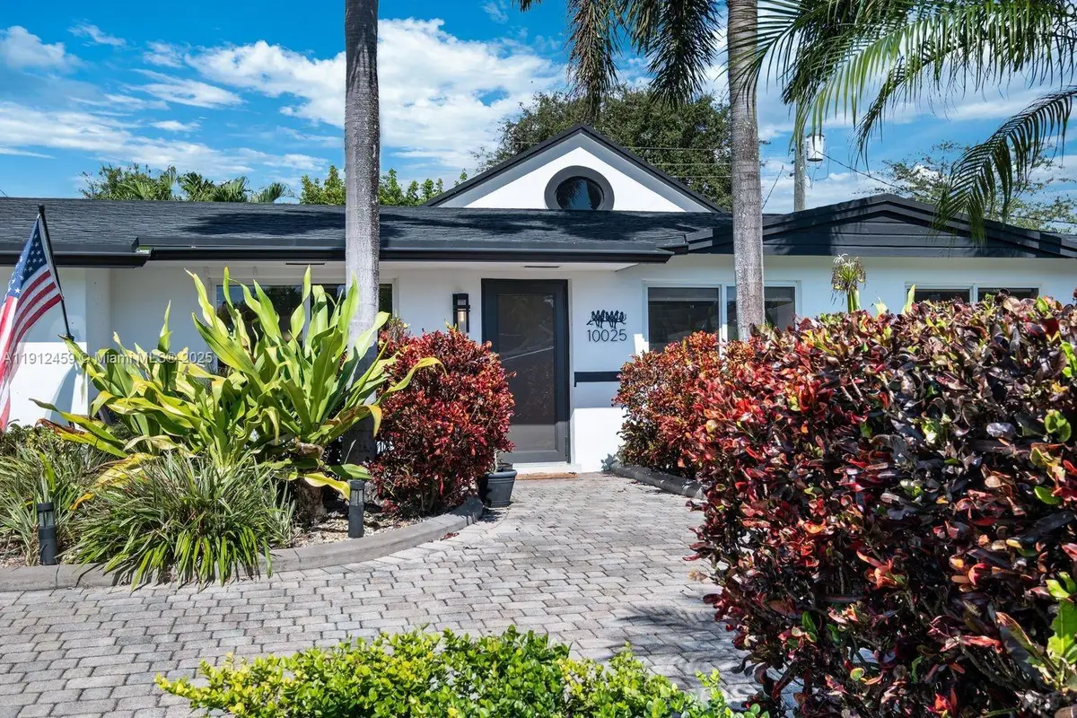 10025 SW 83rd St, Miami, FL 33173 - Image #1