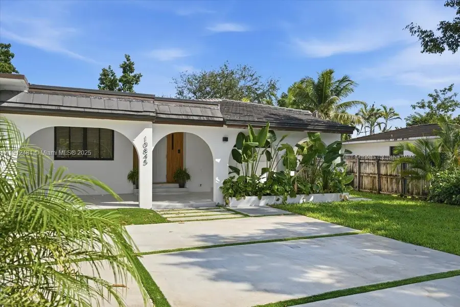 10845 Peachtree Dr, Miami, FL 33161 - Image #2