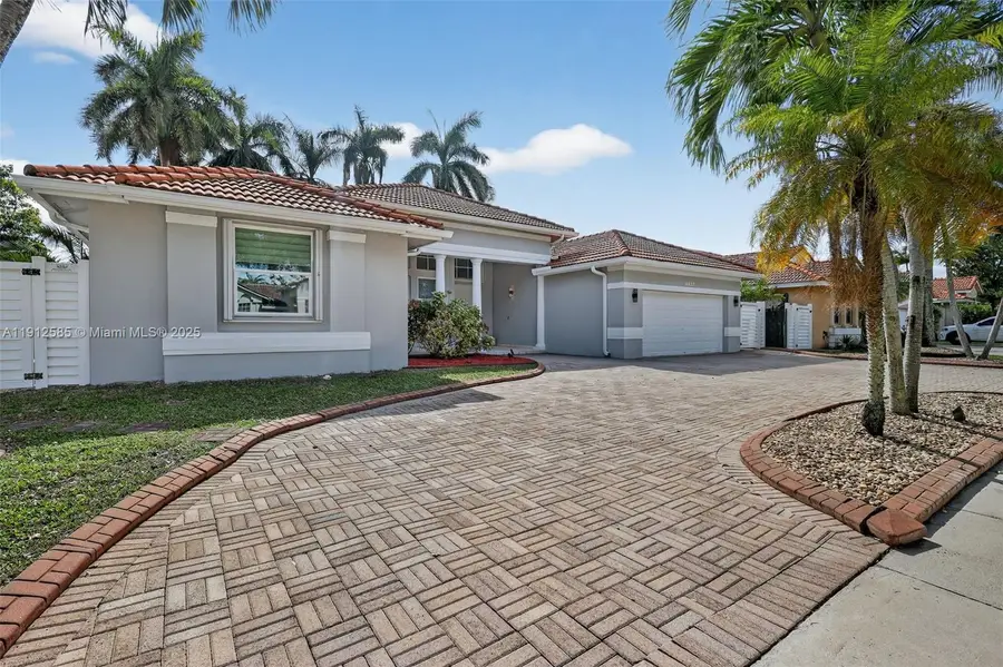 16432 NW 12th St, Pembroke Pines, FL 33028 - Image #2