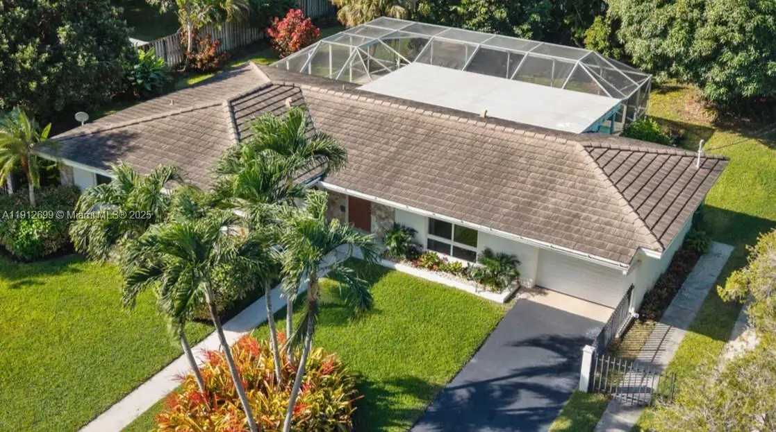 15420 SW 86th Ave, Palmetto Bay, FL 33157 - Image #1