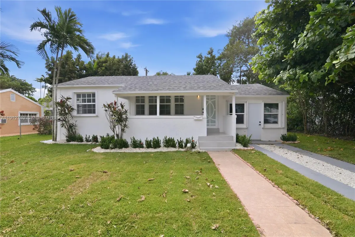 560 NE 110th Ter, Miami, FL 33161 - Image #1