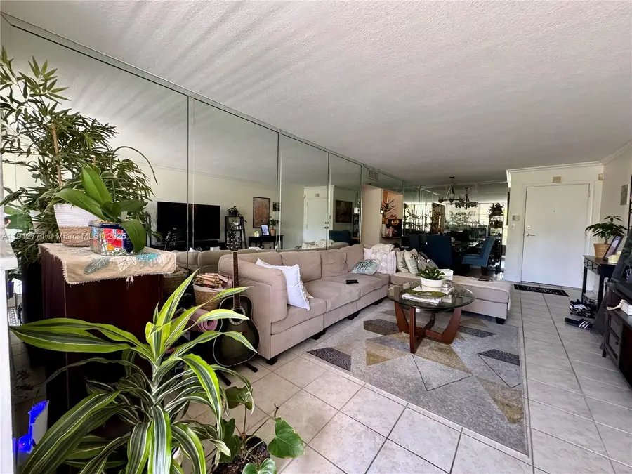 16518 NE 26th Ave #304, North Miami Beach, FL 33160 - Image #2