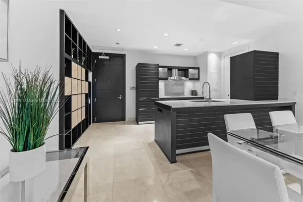 200 Biscayne Boulevard Way #4510, Miami, FL 33131