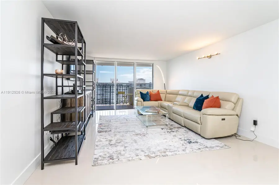 2780 NE 183rd St #2014, Aventura, FL 33160 - Image #2