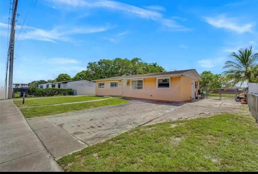 17210 NW 47th Ave, Miami Gardens, FL 33055 - Image #2