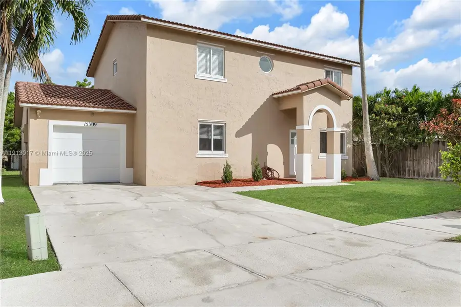15309 SW 183rd Ter, Miami, FL 33187 - Image #2