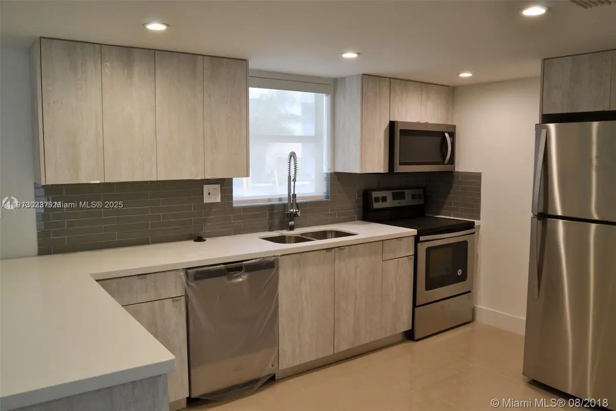 9375 Fontainebleau Blvd #L122, Miami, FL 33172 - Image #1