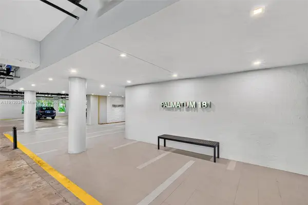 181 Crandon Blvd #106, Key Biscayne, FL 33149